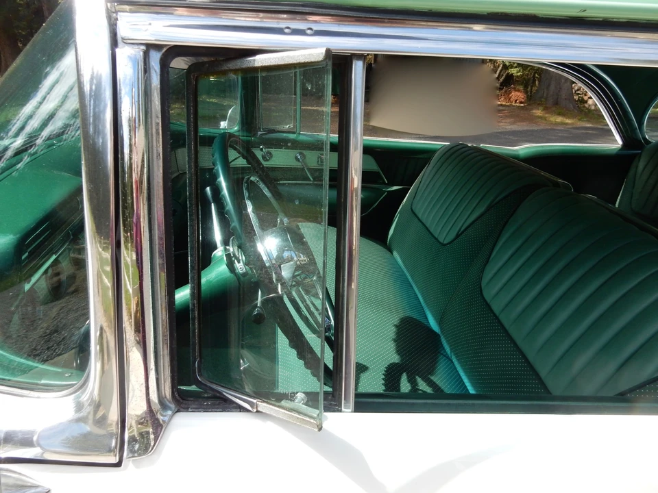 1954 Buick Roadmaster - Image 17 of 31