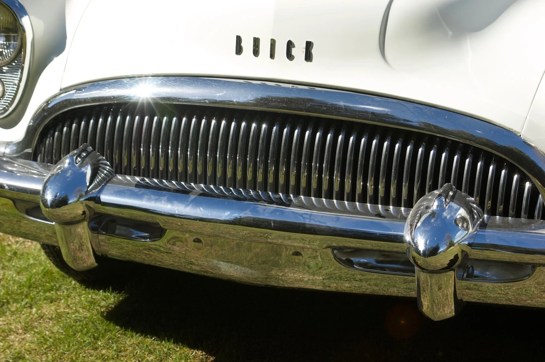 1954 Buick Roadmaster - Image 10 of 31
