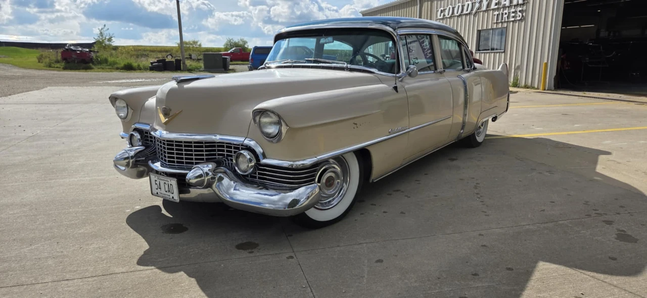 1954 Cadillac Series 62 3rd Gen - Image 9 of 31