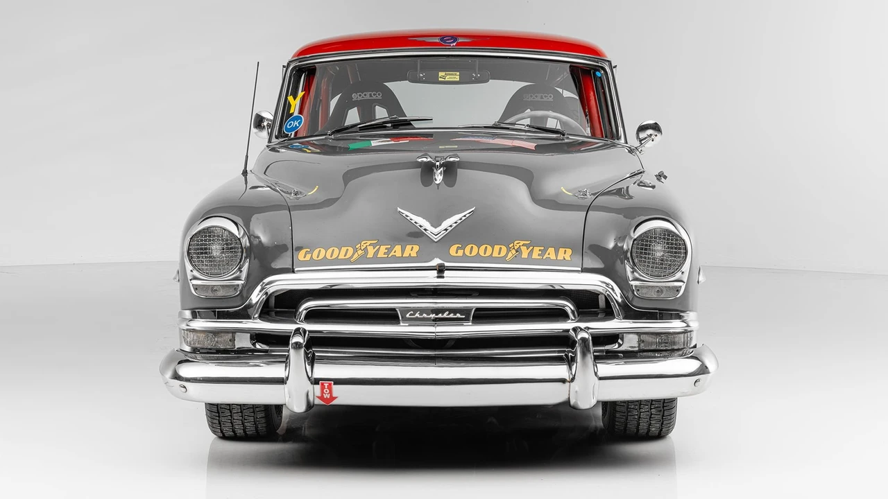 1954 Chrysler New Yorker - Image 5 of 31