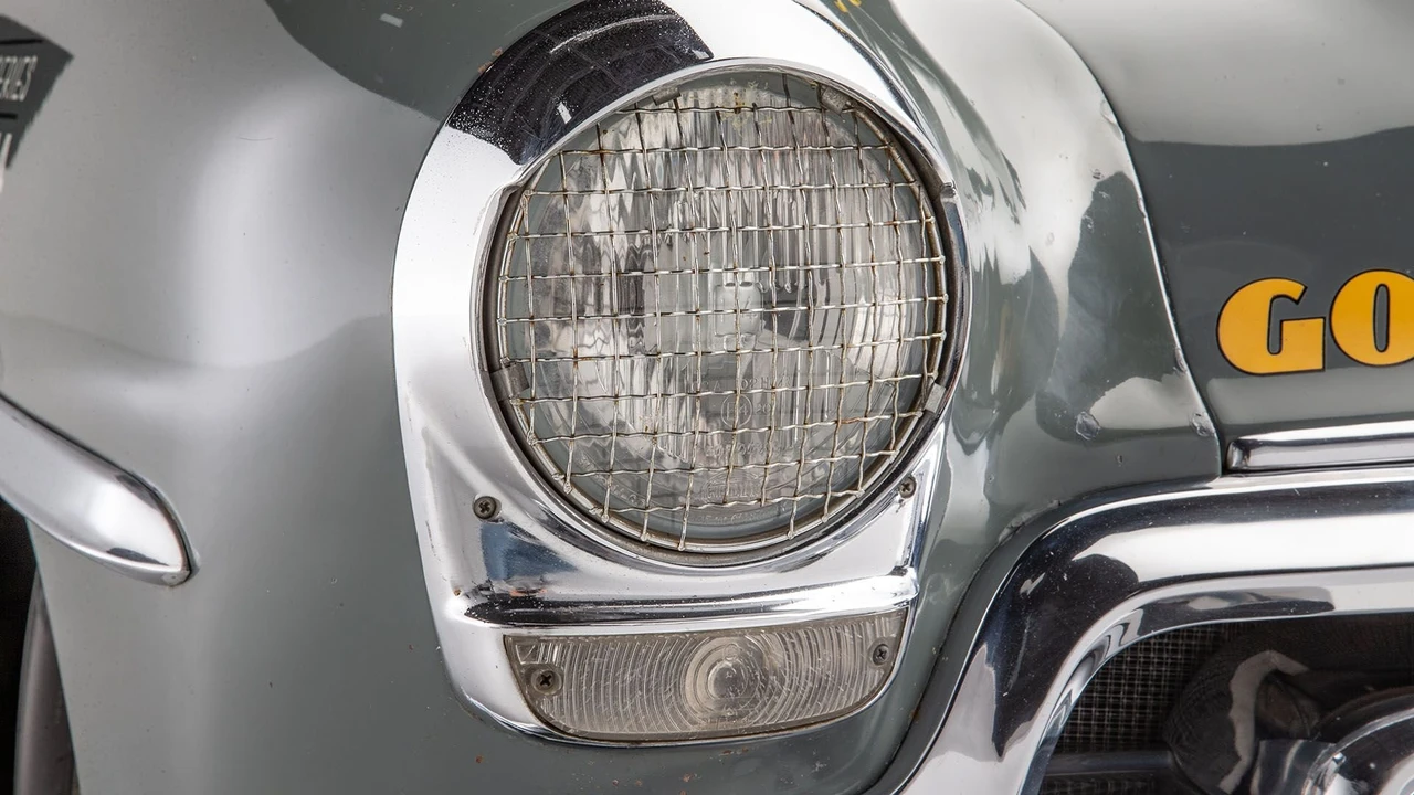 1954 Chrysler New Yorker - Image 16 of 31