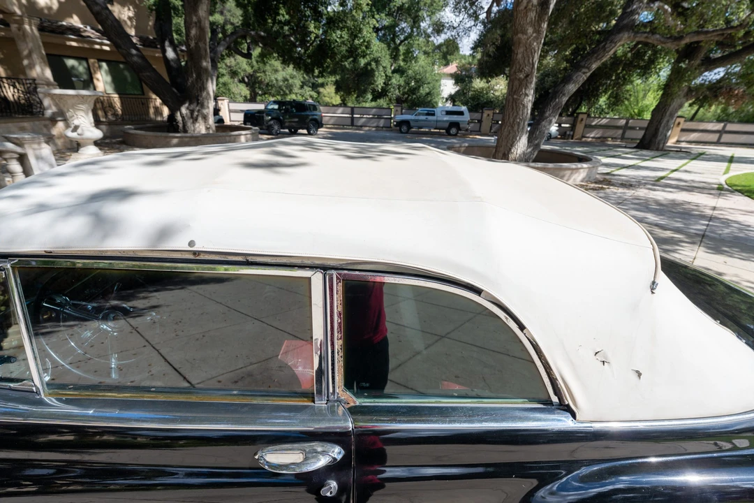 1954 Chrysler New Yorker - Image 27 of 31