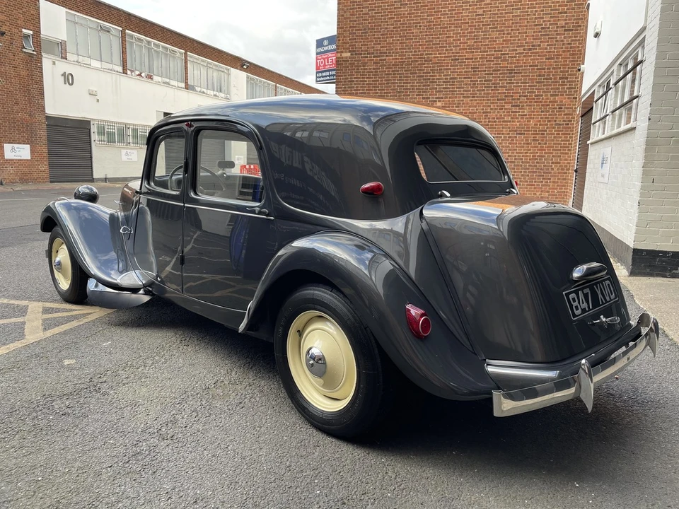 1954 Citroen Traction Avant - Image 5 of 30