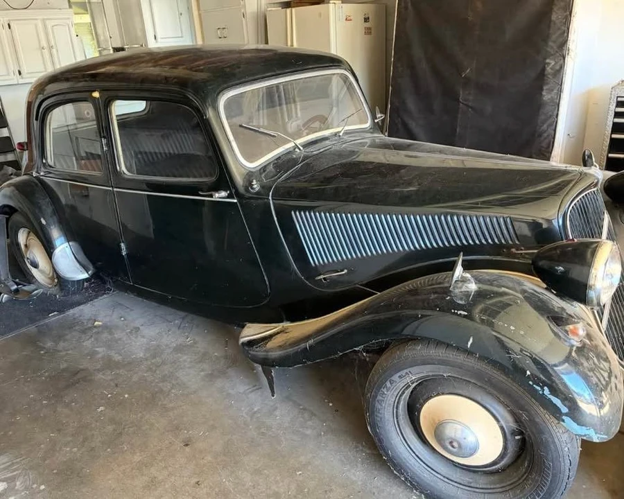 1954 Citroen Traction Avant - Image 2 of 4