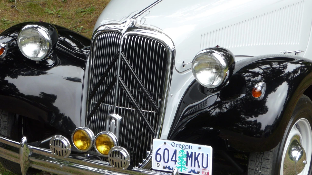 1954 Citroen Traction Avant - Image 16 of 31