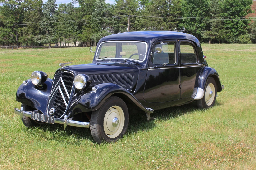 1954 Citroen Traction Avant - Image 2 of 31