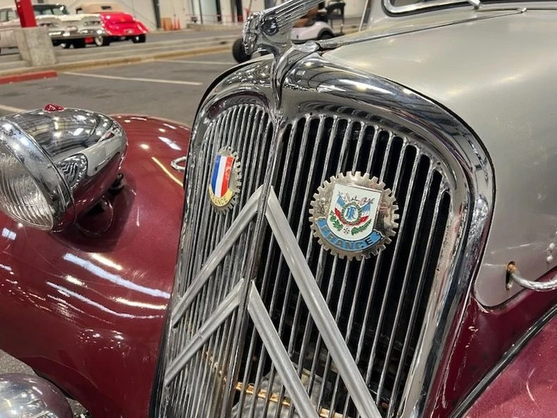 1954 Citroen Traction Avant - Image 2 of 6