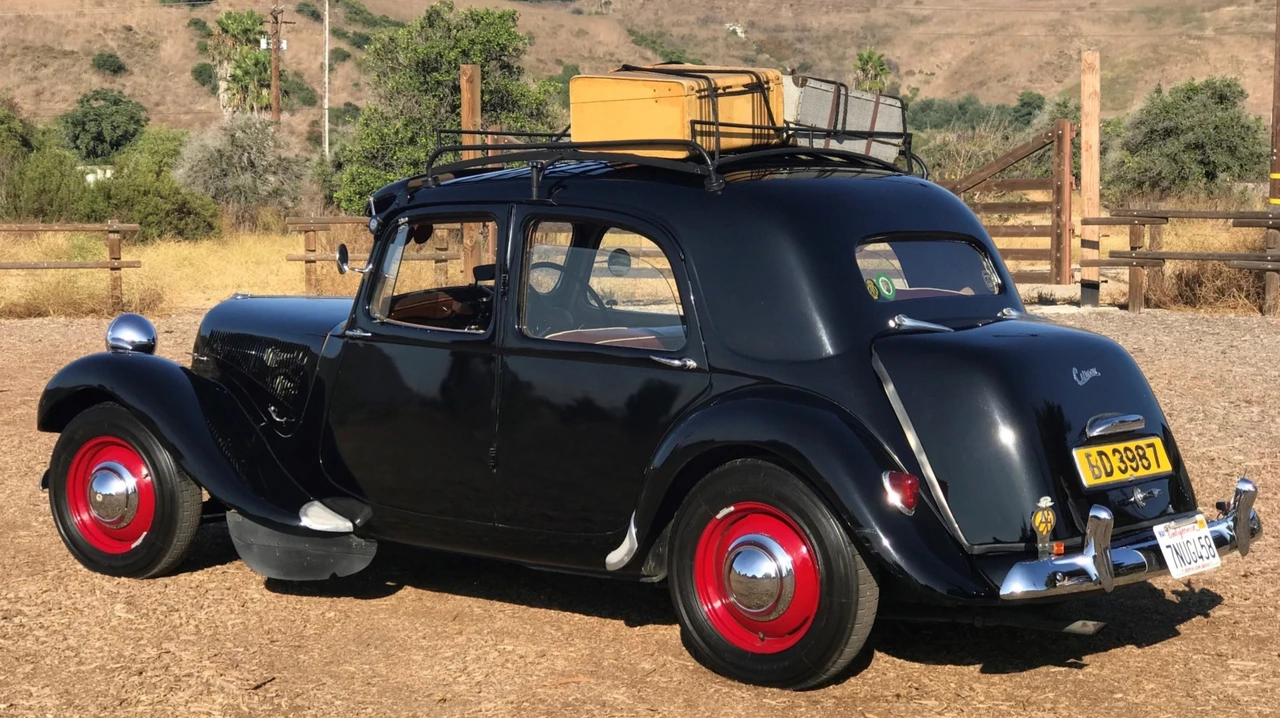 1954 Citroen Traction Avant - Image 10 of 31