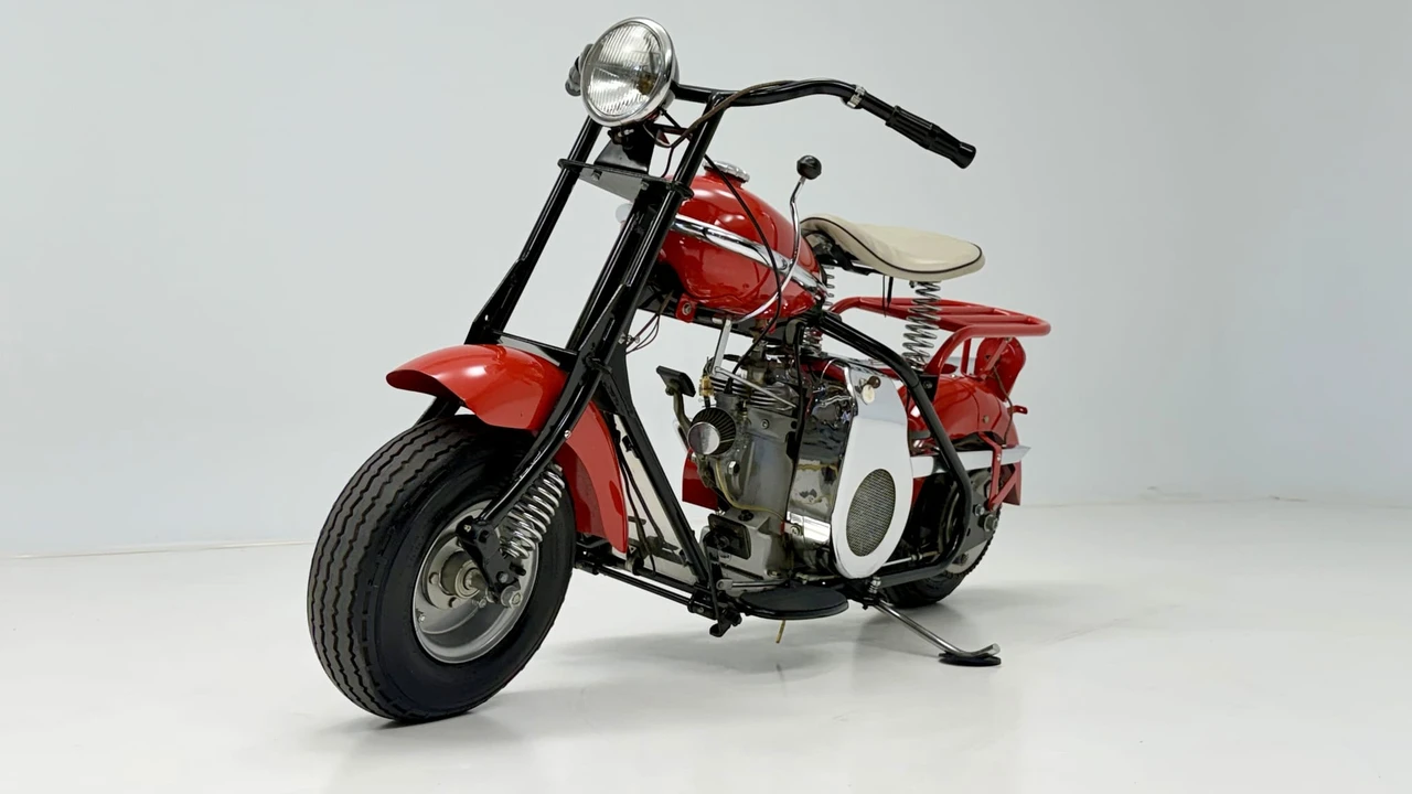 1954 Cushman Eagle - Image 2 of 31