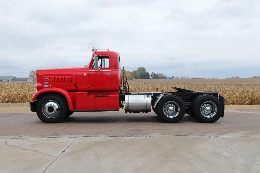 1954 Diamond T - Image 10 of 31