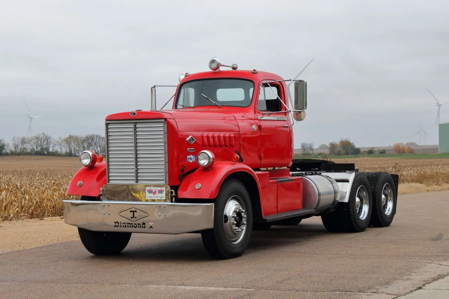 1954 Diamond T - Image 7 of 31