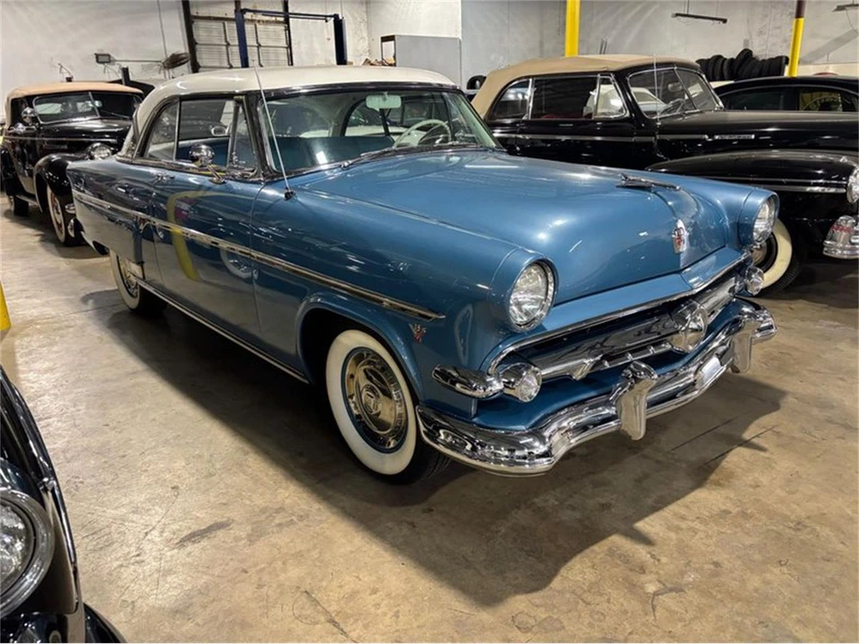 1954 Ford Crestline - Image 2 of 18