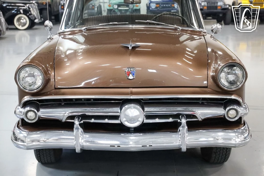 1954 Ford Crestline - Image 8 of 12