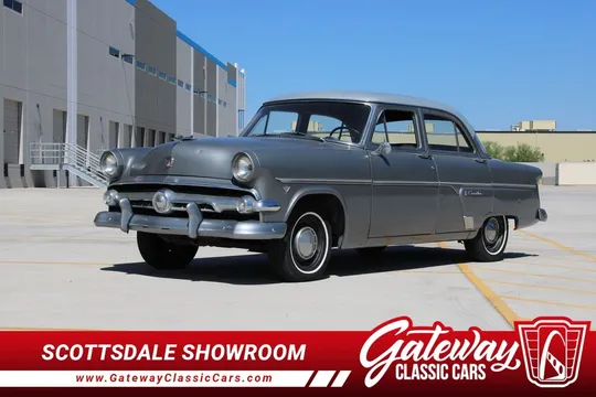 1954 Ford Crestline Sedan