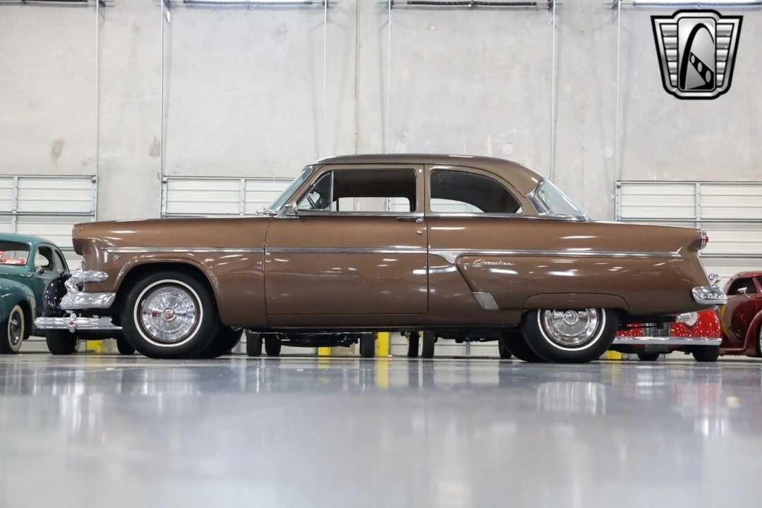 1954 Ford Crestline - Image 4 of 12