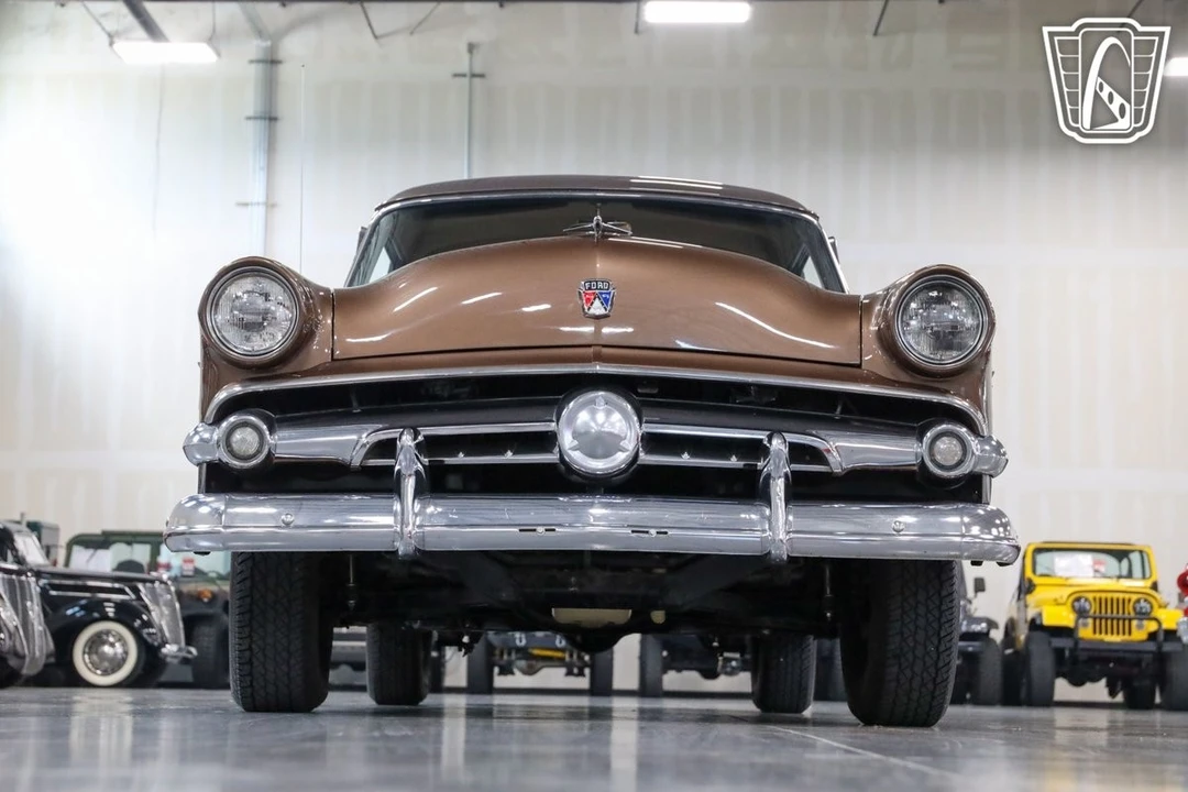 1954 Ford Crestline - Image 7 of 21