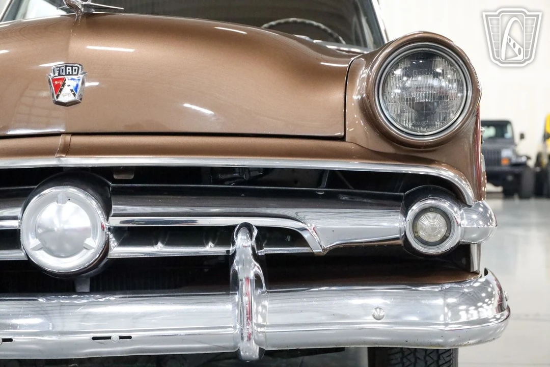 1954 Ford Crestline - Image 10 of 12