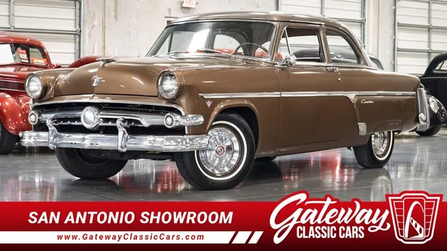 1954 Ford Crestline Coupe