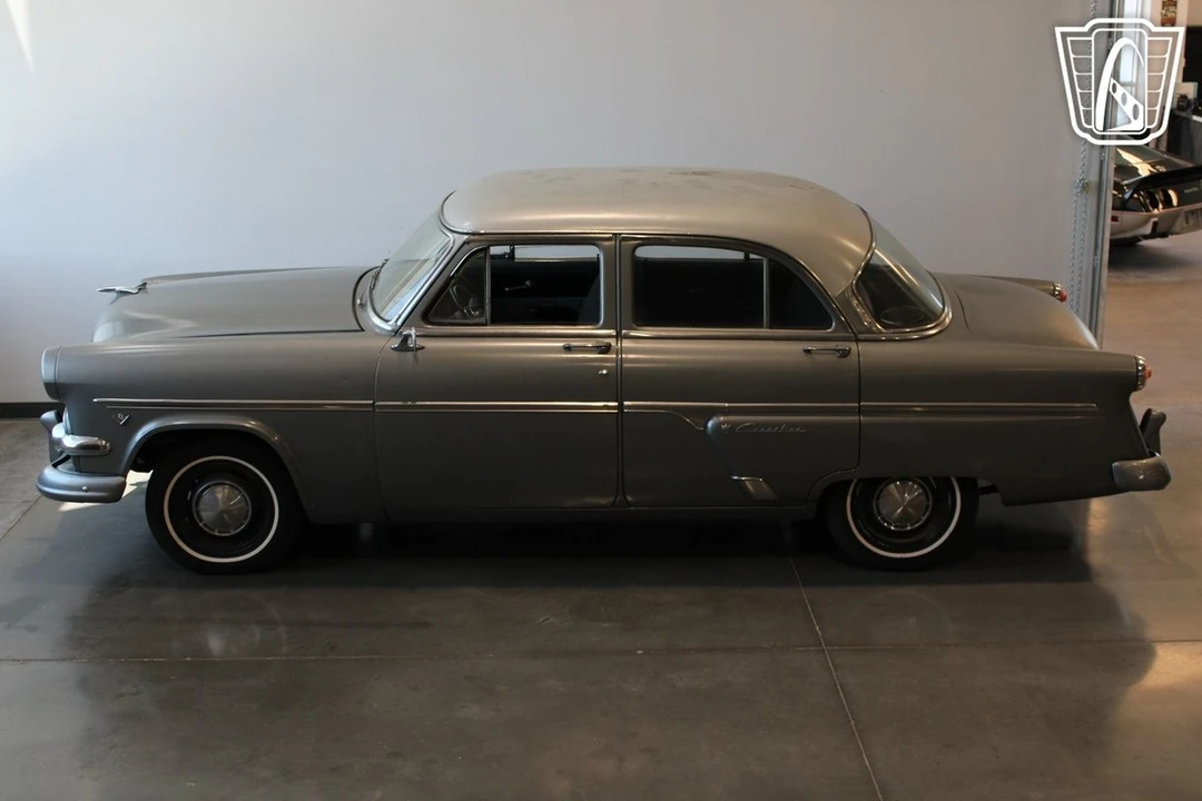 1954 Ford Crestline - Image 9 of 12