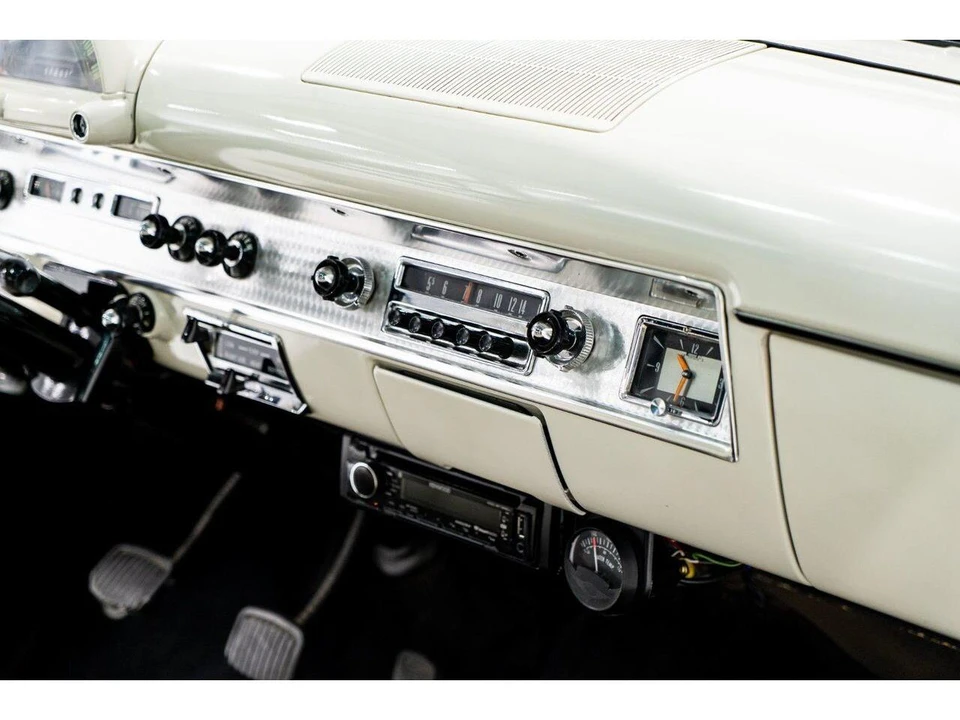 1954 Ford Crestline - Image 9 of 31