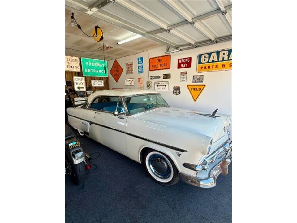 1954 Ford Crestline - Image 6 of 11