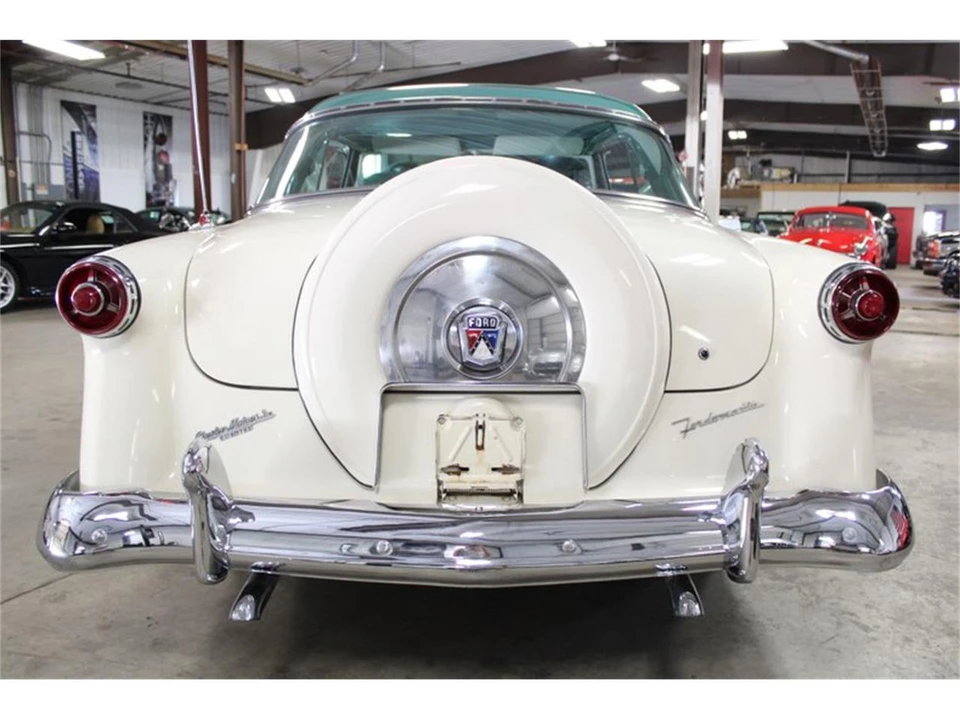 1954 Ford Crestline - Image 5 of 31