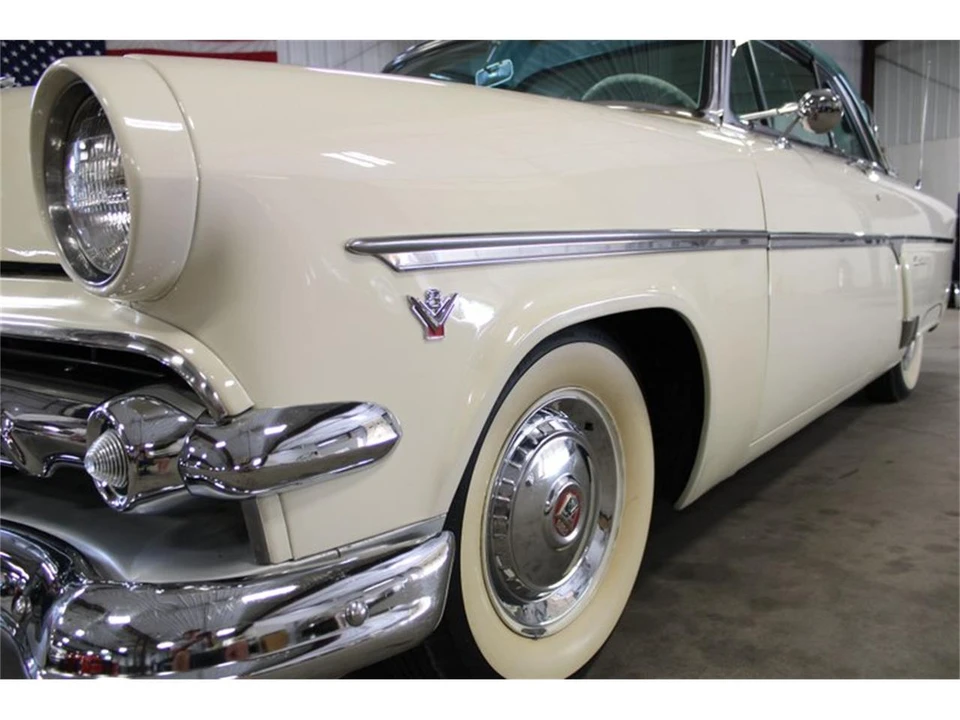 1954 Ford Crestline - Image 10 of 31