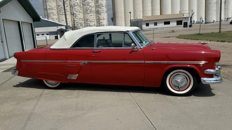 1954 Ford Crestline - Image 9 of 17