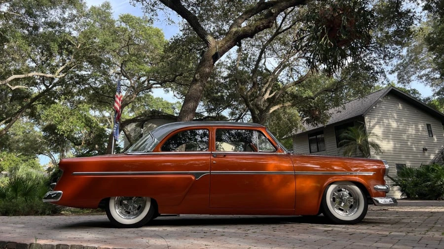 1954 Ford Crestline - Image 2 of 24