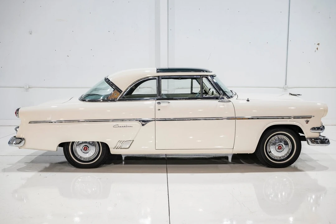 1954 Ford Crestline - Image 3 of 21