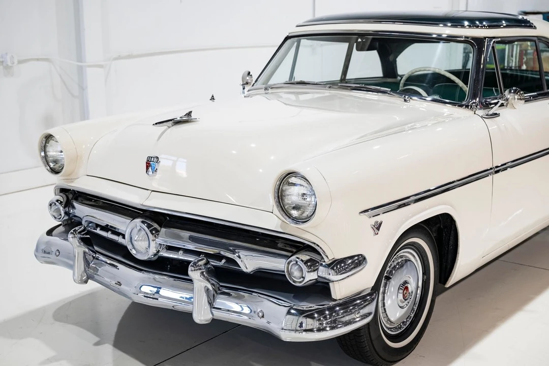 1954 Ford Crestline - Image 10 of 21