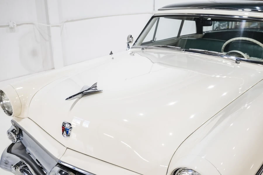 1954 Ford Crestline - Image 10 of 31