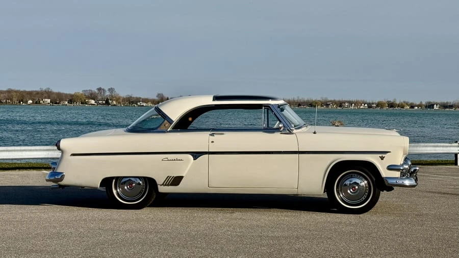 1954 Ford Crestline - Image 5 of 31