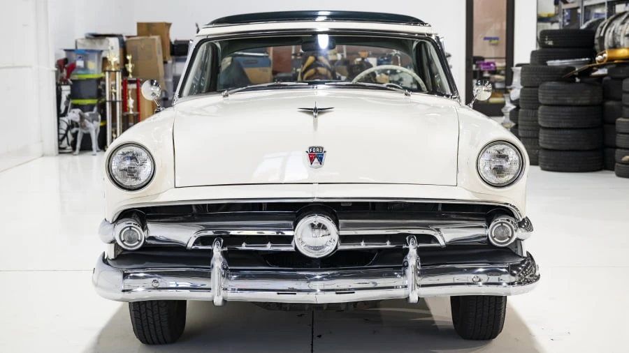 1954 Ford Crestline - Image 4 of 31