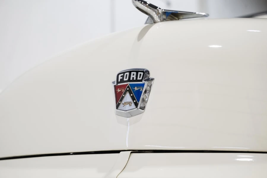 1954 Ford Crestline - Image 9 of 31