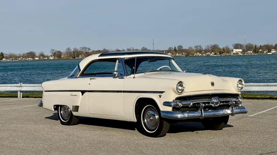1954 Ford Crestline - Image 4 of 31