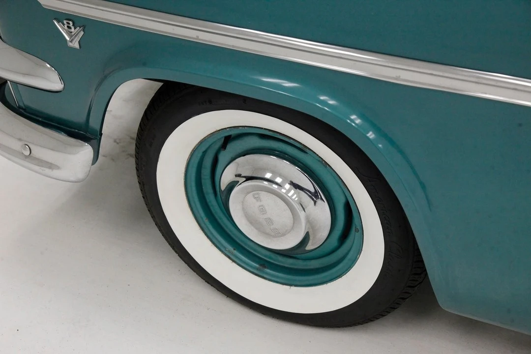 1954 Ford Crestline - Image 18 of 31