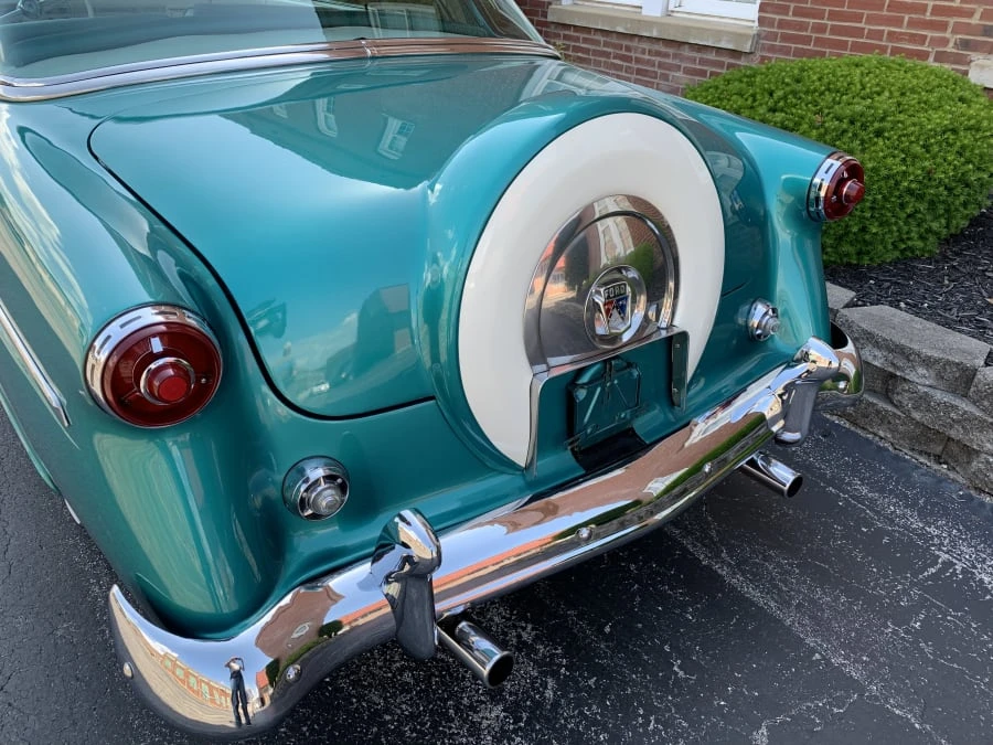 1954 Ford Crestline - Image 10 of 10