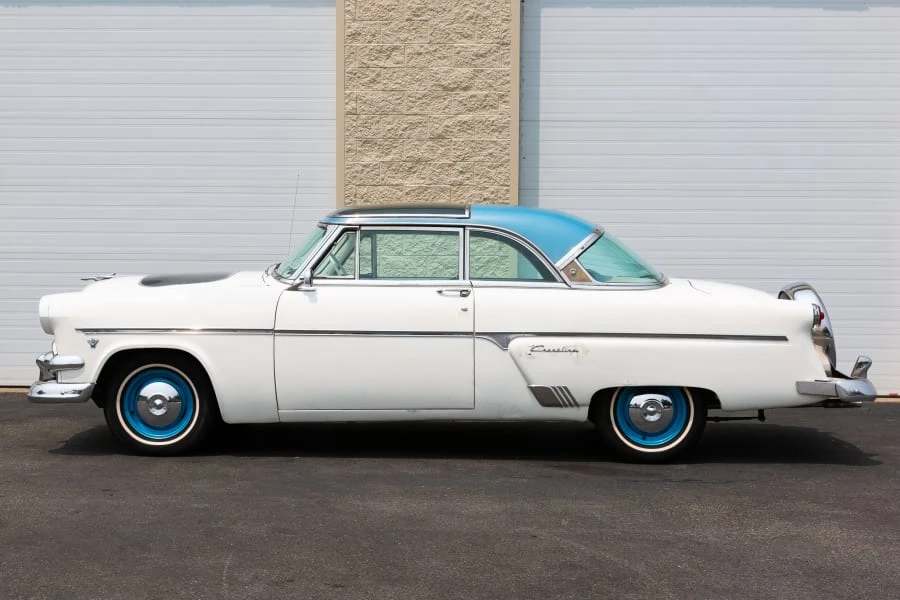 1954 Ford Crestline - Image 2 of 31