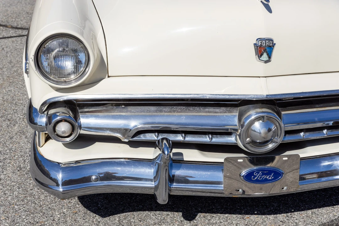1954 Ford Crestline - Image 9 of 31