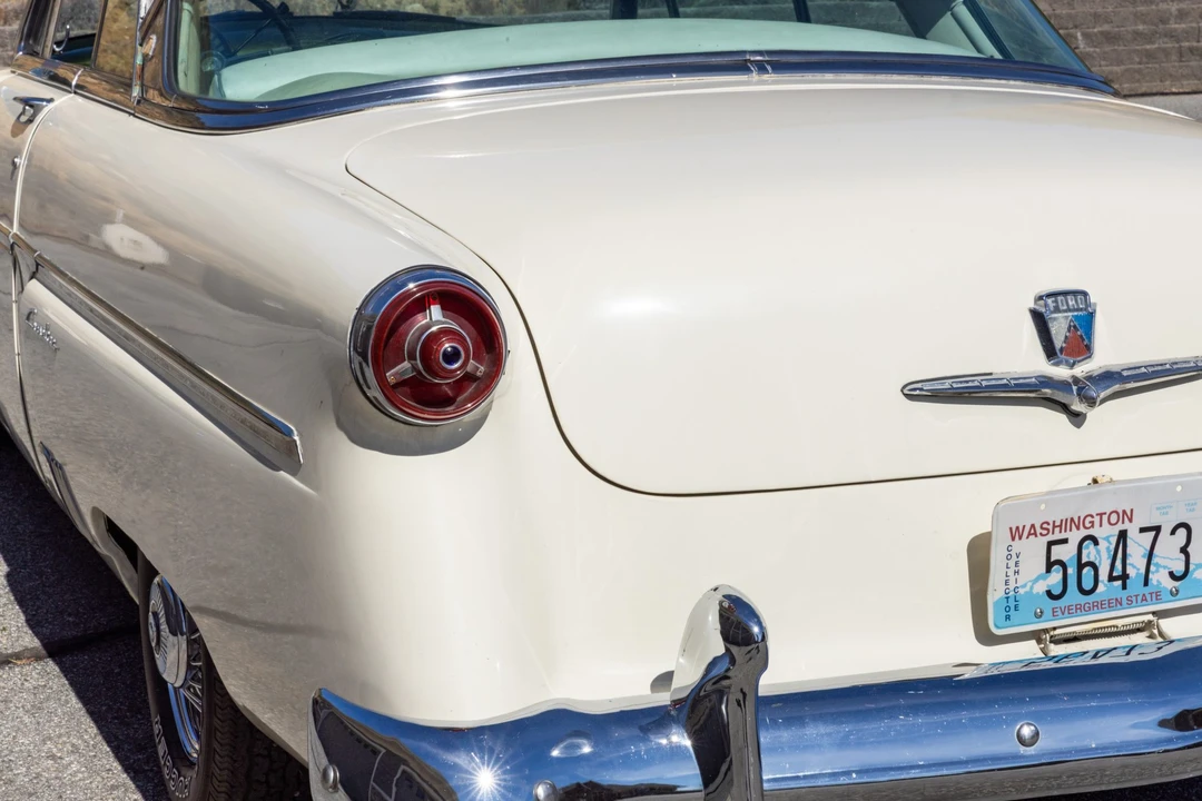 1954 Ford Crestline - Image 16 of 31
