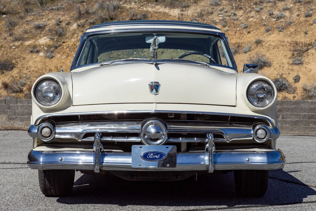 1954 Ford Crestline - Image 2 of 31