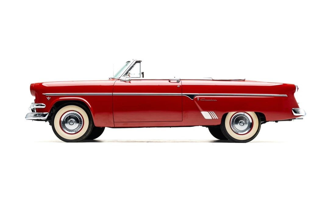 1954 Ford Crestline - Image 4 of 31