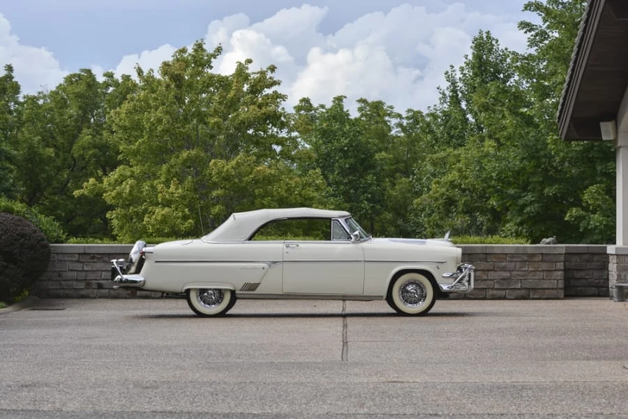 1954 Ford Crestline - Image 2 of 19