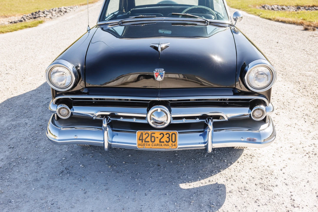 1954 Ford Crestline - Image 3 of 31