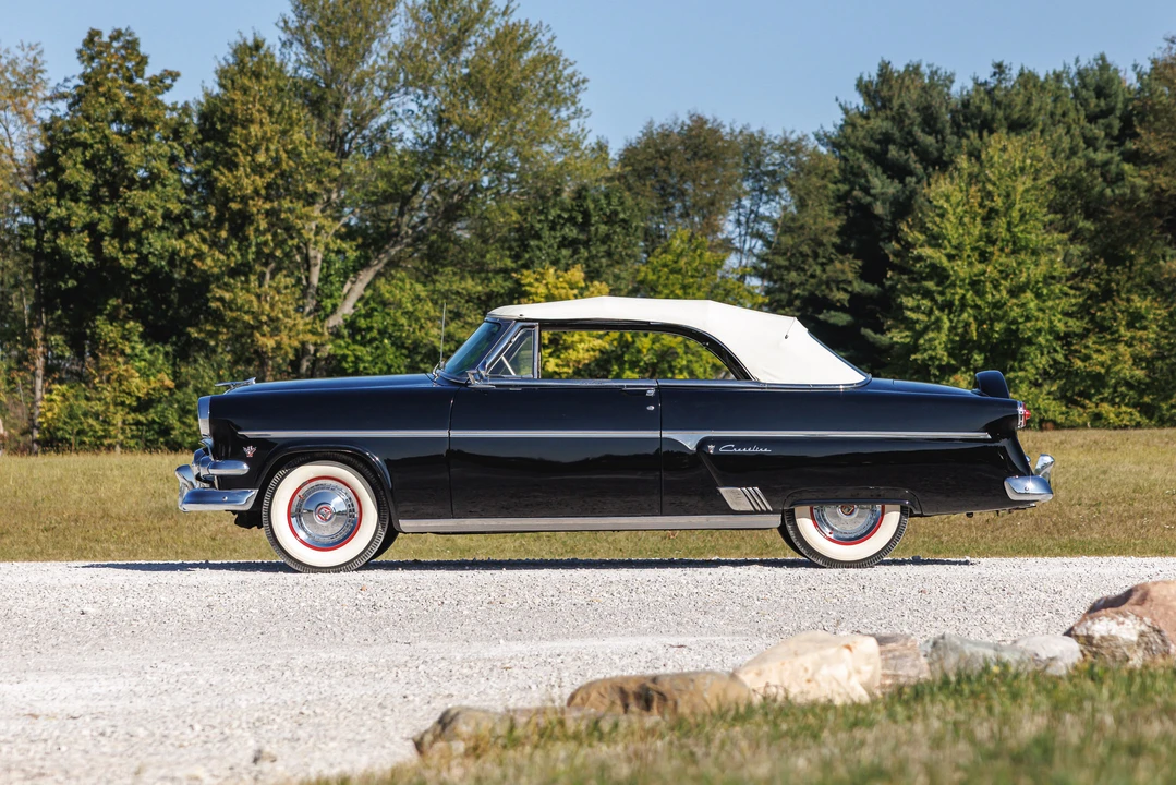 1954 Ford Crestline - Image 4 of 31