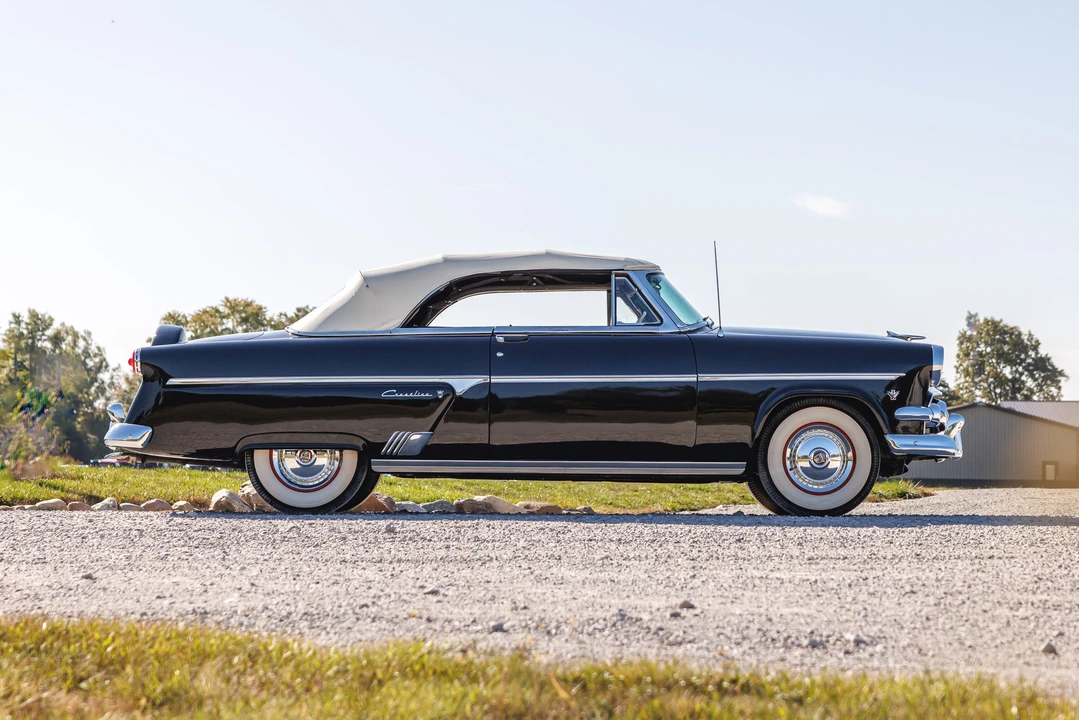 1954 Ford Crestline - Image 5 of 31