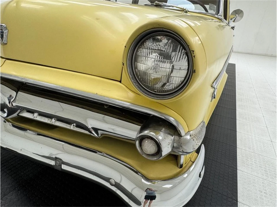 1954 Ford Crestline - Image 12 of 31