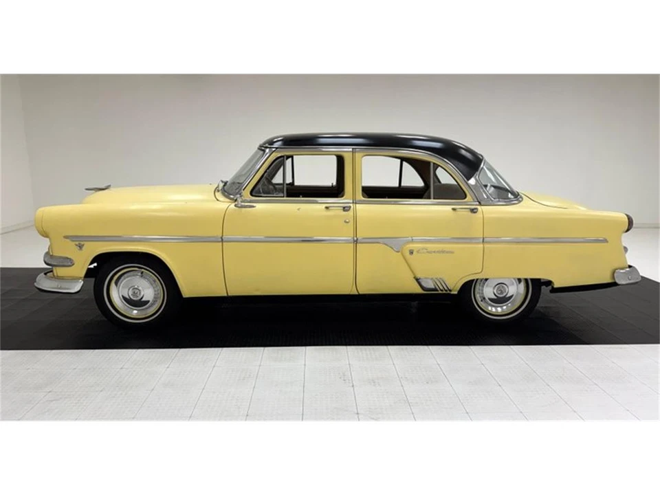 1954 Ford Crestline - Image 2 of 31