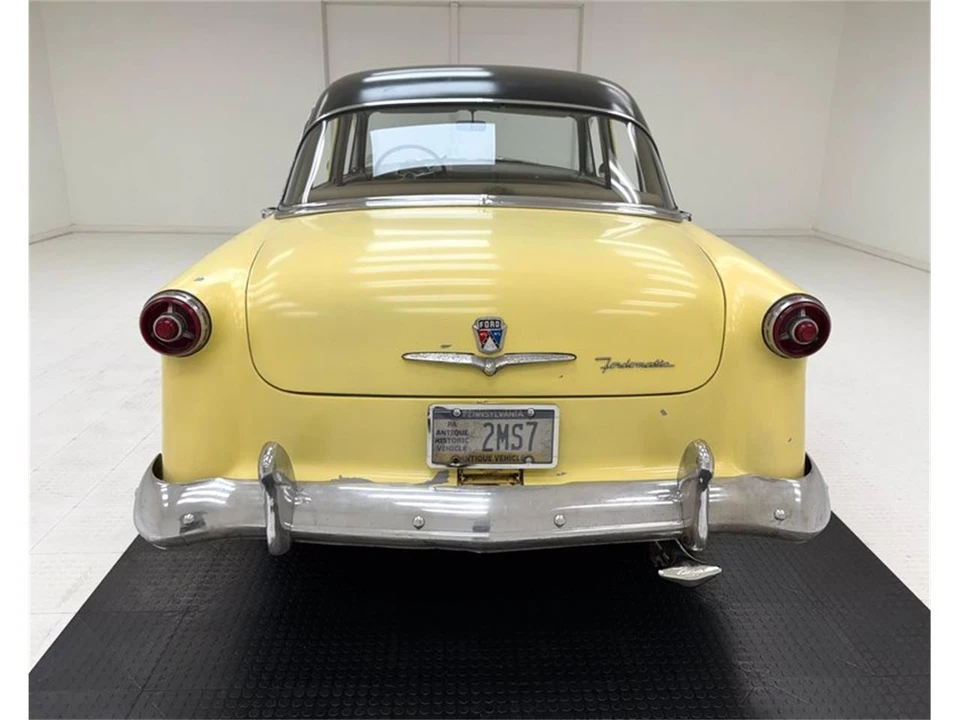 1954 Ford Crestline - Image 4 of 31
